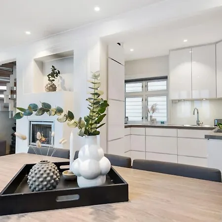 Dinbnb Homes I Historical 1850 House *