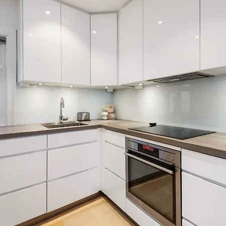 Dinbnb Homes I Historical 1850 House