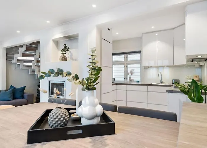 Dinbnb Homes I Historical 1850 House *